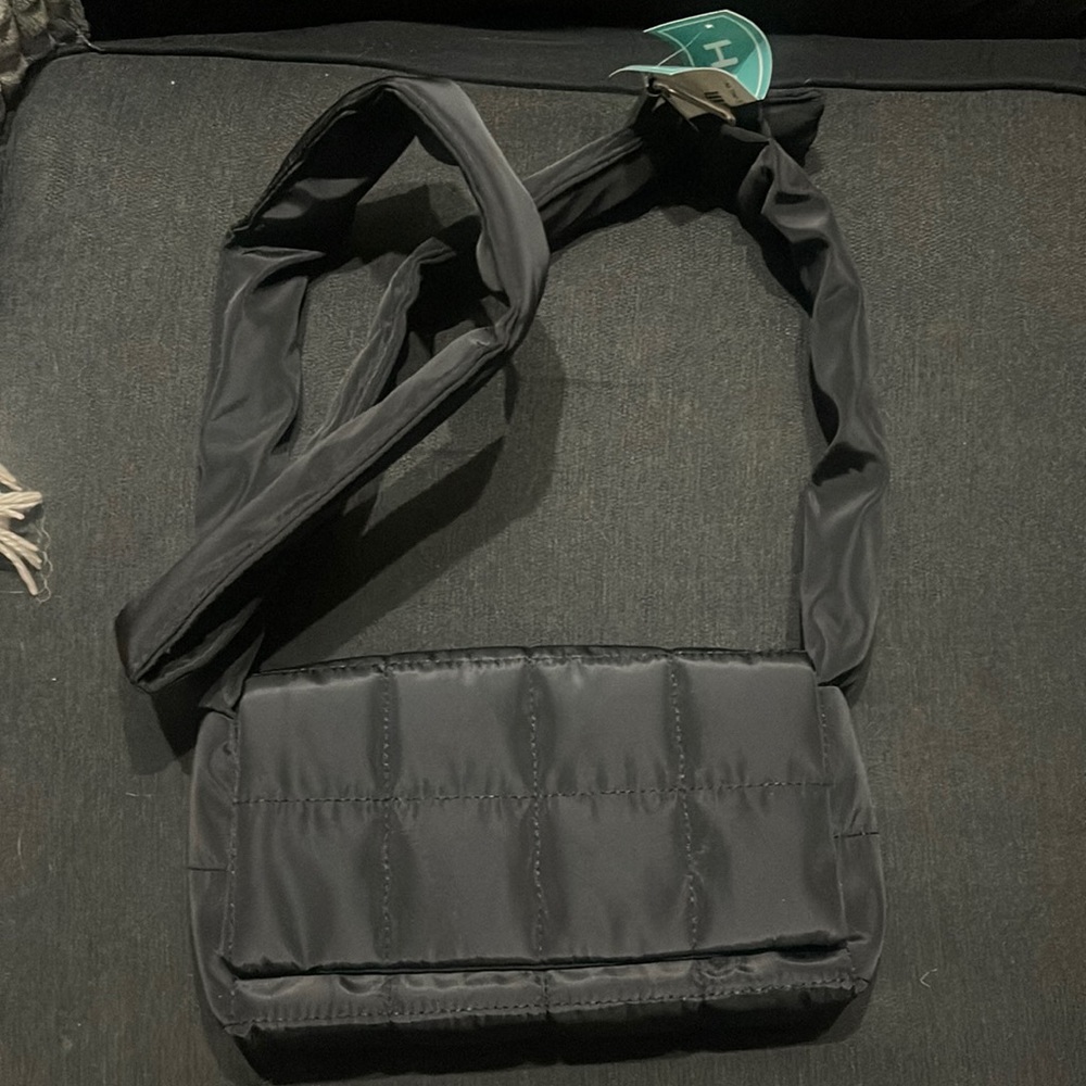 Hopes closet black crossbody